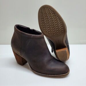 Cole Haan NWOT Dark Brown Leather 3 inch Heel, Size 9